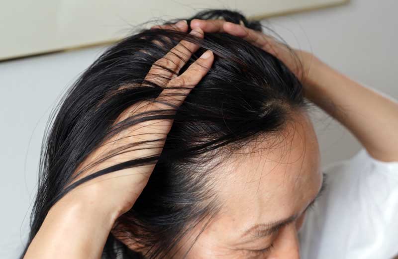 ヘッドマッサージ用オイルは地肌だけでなく、髪にヘアオイルとしてつけてもいいですか？